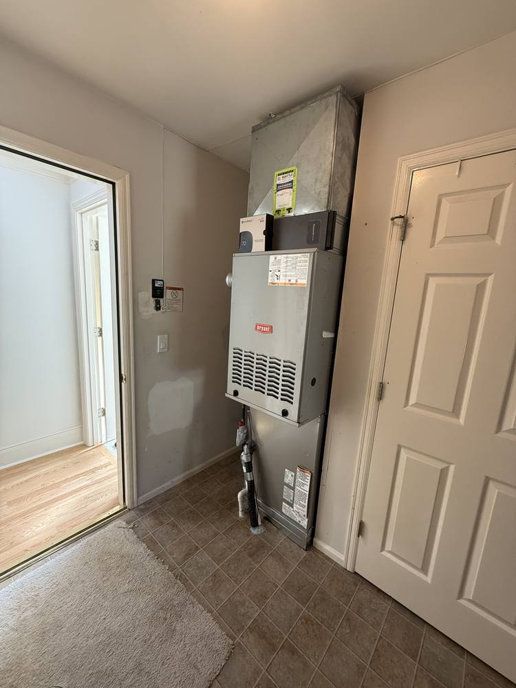 New air handler installed in a hallway closet in Issaquah