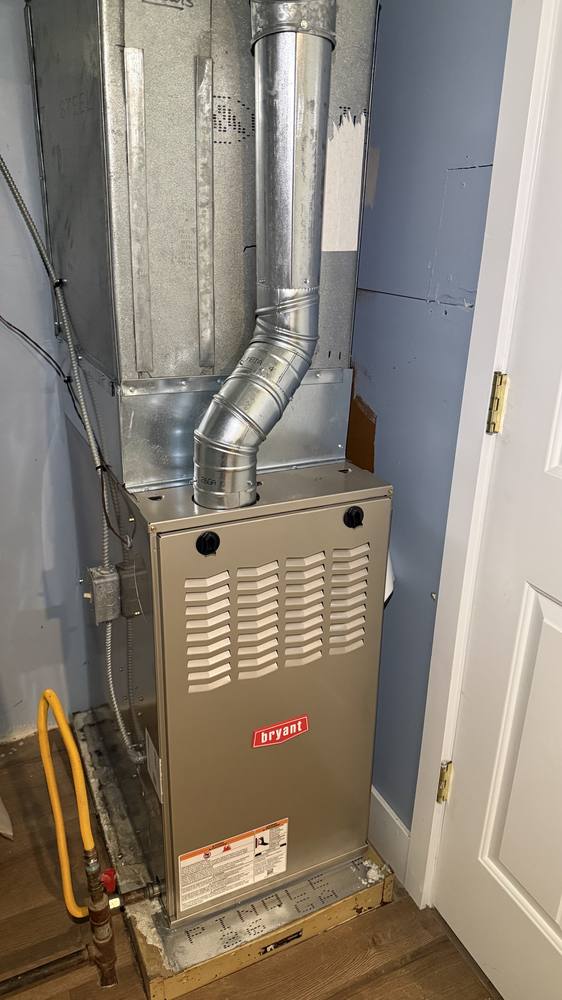 New Bryant furnace installed in a Seattle home